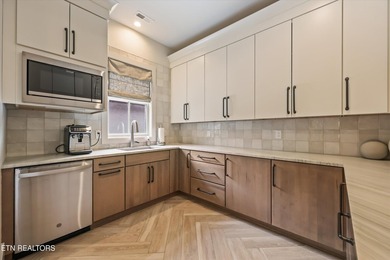 Featured in the Parade of Homes, this extraordinary 4 bed, 6 - photo 26