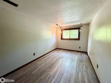 Welcome home to this well-maintained split foyer situated on a - photo 32