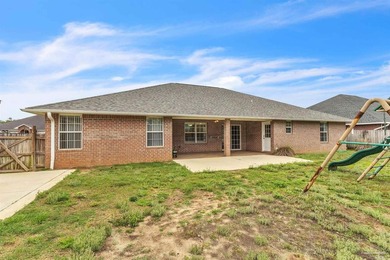 Spacious and beautifully designed 4-bedroom, 3-bath home with - photo 3