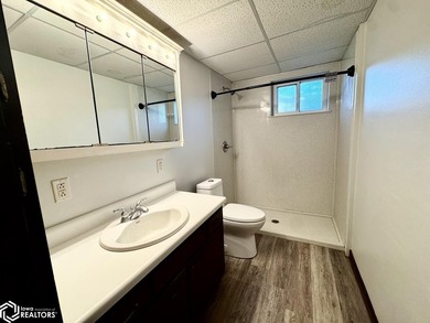 Welcome home to this well-maintained split foyer situated on a - photo 34