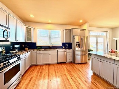 Welcome to this lovely 3 bedroom 2 1/2 bath home with private - photo 5