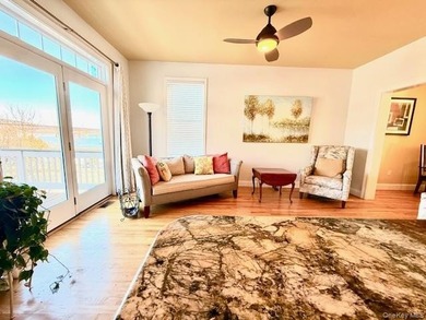 Welcome to this lovely 3 bedroom 2 1/2 bath home with private - photo 6