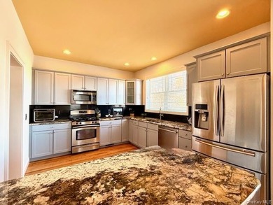 Welcome to this lovely 3 bedroom 2 1/2 bath home with private - photo 7