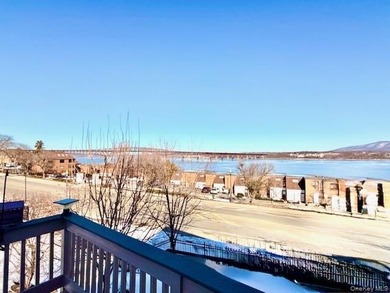 Welcome to this lovely 3 bedroom 2 1/2 bath home with private - photo 9