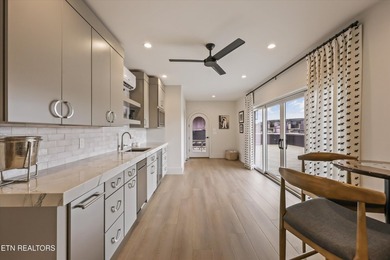 Featured in the Parade of Homes, this extraordinary 4 bed, 6 - photo 44
