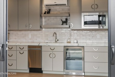 Featured in the Parade of Homes, this extraordinary 4 bed, 6 - photo 45
