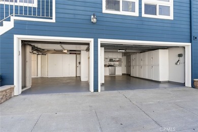 Located on the prestigious bayfront of Balboa Island, 1011 N - photo 9