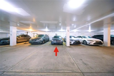 Two bedrooms 631 sqft condo located on highly desirable 86th St - photo 14