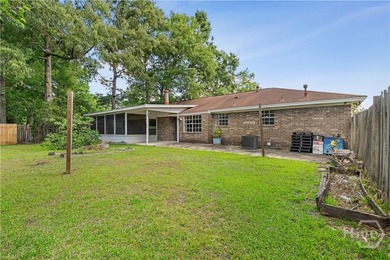 Spacious Corner Lot 4-bedroom, 2-bath with 1 car garage home - photo 31