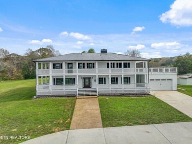 Watts Bar Lake Home For Sale in Kingston Tennessee