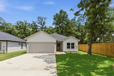 *** $5,000 seller concession toward buyer closing costs! Don't - photo 2