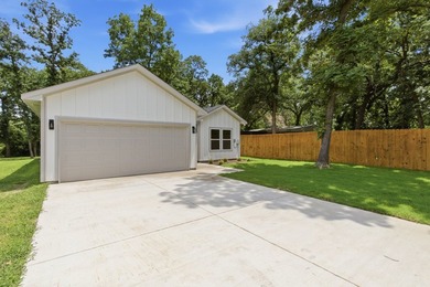 *** $5,000 seller concession toward buyer closing costs! Don't - photo 3
