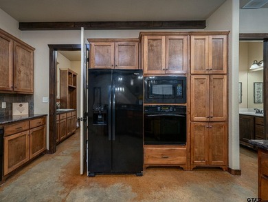This property will make your dreams come true! An almost 3,500 - photo 11