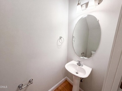 Welcome to this charming three-bedroom, two-and-a-half-bath - photo 11