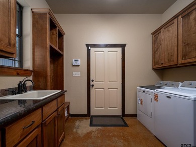 This property will make your dreams come true! An almost 3,500 - photo 13