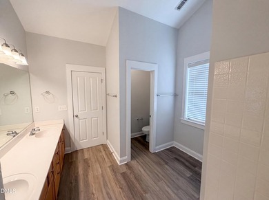 Welcome to this charming three-bedroom, two-and-a-half-bath - photo 13