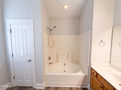 Welcome to this charming three-bedroom, two-and-a-half-bath - photo 14