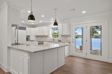 300+ ft of Waterfront on Lake Hamilton! Rare point lot, gated - photo 18
