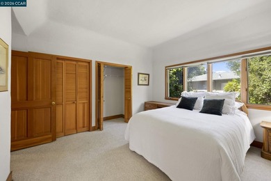 Experience the perfect blend of coastal living and classic Santa - photo 22