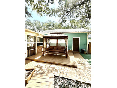 Beautiful 4 Bedroom, 2 bath home with exceptional outdoor living - photo 25