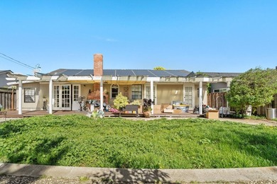 Welcome to this spacious 5 bedroom/3bathroom home located on a - photo 30