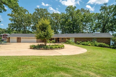 300+ ft of Waterfront on Lake Hamilton! Rare point lot, gated - photo 48