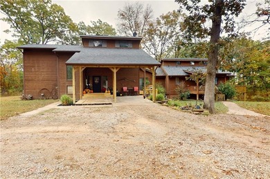 (private lake, pond, coastal) Home For Sale in Nevada Missouri