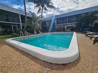 Beautifully remodeled ground-floor Boca Raton condo updated in - photo 17
