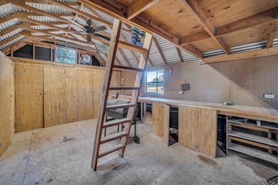 Quiet Country Getaway with Modern Amenities. Escape to this