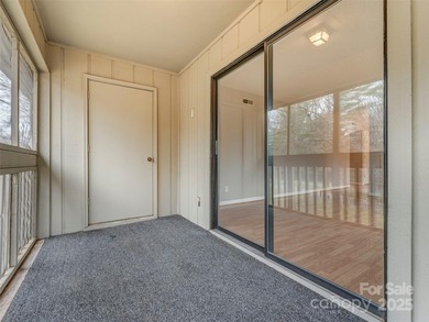 Move right into this beautifully updated end-unit upper-level - photo 23