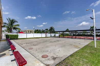 Beautifully renovated corner villa in desirable 55+ Ashley Drive - photo 45