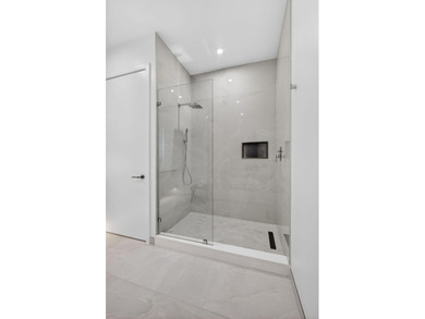 Welcome to Nautilus 220-where brand-new waterfront luxury meets - photo 47