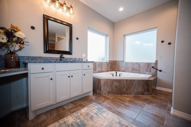 Beautiful 3 bedroom 2.5 bath located in Water edge ranch HOA - photo 4