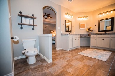 Beautiful 3 bedroom 2.5 bath located in Water edge ranch HOA - photo 6