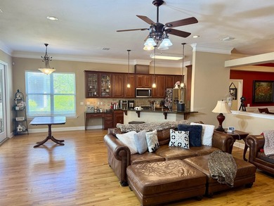 Beautiful 4-bedroom, 3-bath home offering 2,961 square feet in - photo 11