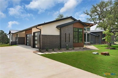 Discover modern elegance and tranquil Hill Country living in - photo 2