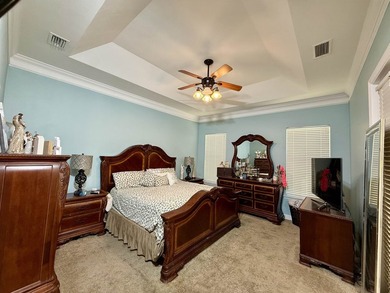 Beautiful 4-bedroom, 3-bath home offering 2,961 square feet in - photo 12