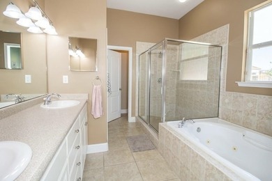 Beautiful 4-bedroom, 3-bath home offering 2,961 square feet in - photo 14