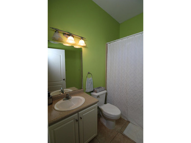 Beautiful 4-bedroom, 3-bath home offering 2,961 square feet in - photo 18