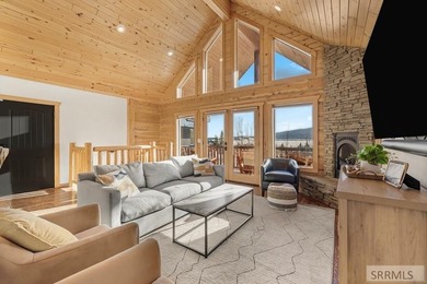 Views for days, priced to sell! This updated log cabin boasts - photo 4