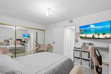 Updated 2/2, top floor, bright, open concept features includes