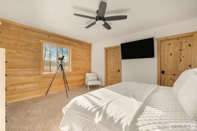 Views for days, priced to sell! This updated log cabin boasts - photo 9