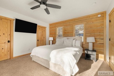 Views for days, priced to sell! This updated log cabin boasts - photo 10