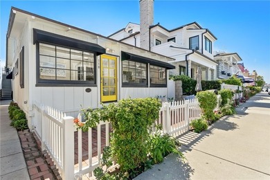 Situated on the highly sought-after *Quiet End* of Balboa Island - photo 2