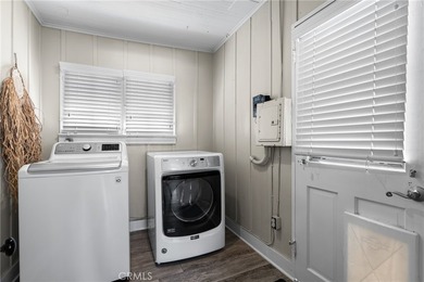 Situated on the highly sought-after *Quiet End* of Balboa Island - photo 8