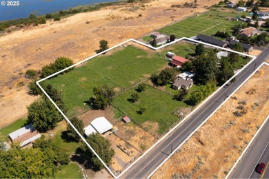 Lake Home For Sale in Umatilla, Oregon
