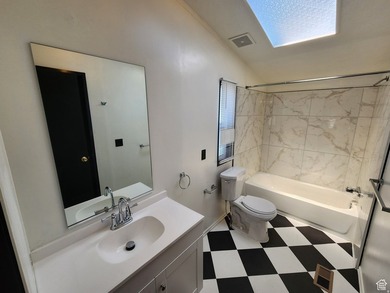 Move in ready double-wide home is now available in West Valley - photo 11