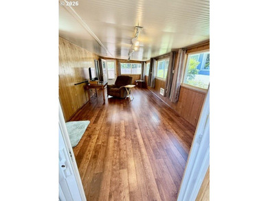 Welcome to this well-maintained 1,410-square-foot home nestled - photo 12
