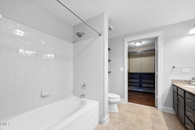 Incredible 6th floor home in the highly desirable 222 Glenwood! - photo 12