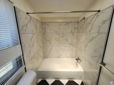 Move in ready double-wide home is now available in West Valley - photo 13